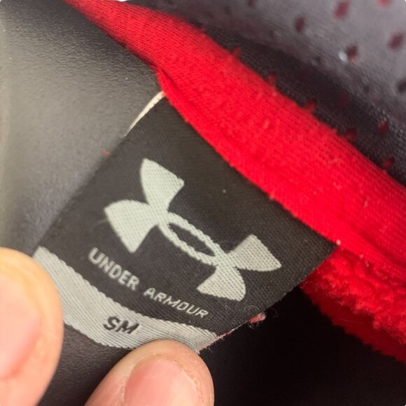 Men's Under Armour Pull Over Hoodie Embroidered Patch Letters Sz SM Red - Picture 7 of 7